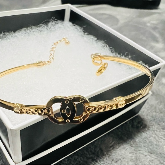 Japan Gold K18 Bangle 4.2 grams - Picture 1 of 15